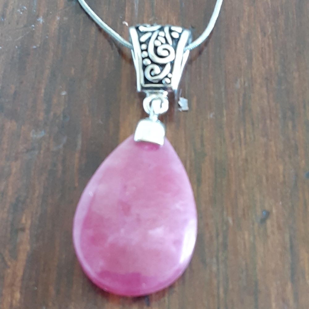 Lia Sophia rose quartz pendant necklace - Picture 2 of 3